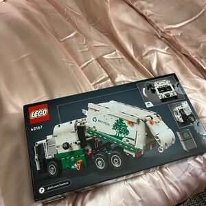 LEGO Eco Recycling Truck Set - Green, White, Black
